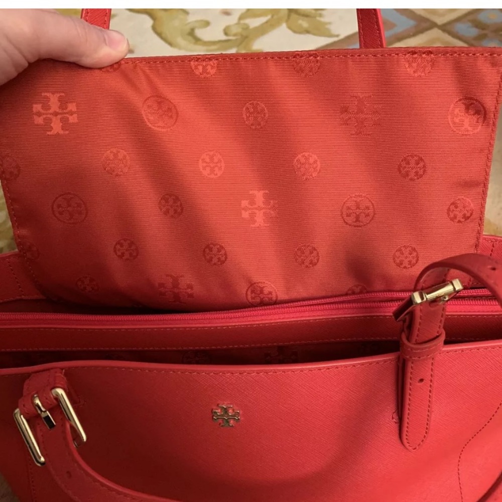 NWOT Bright Red Tory Burch Handbag W Compartments - Picture 5 of 12